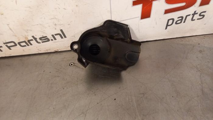 Couvercle de distribution d'un Volkswagen Golf VI (5K1) 2.0 GTI 16V 2011