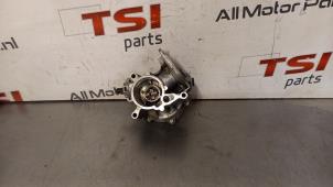 Begagnade Vakuumpump (bensin) Volkswagen Golf VI (5K1) 2.0 GTI 16V Pris € 50,00 Inklusive moms erbjuds av TSI-Parts / Allmotorparts B.V.