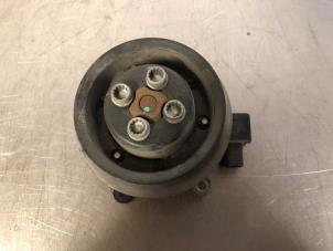 Pompe à eau d'un Volkswagen Golf Plus (5M1/1KP) 1.4 TSI 160 16V 2008