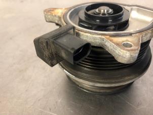 Pompe à eau d'un Volkswagen Golf Plus (5M1/1KP) 1.4 TSI 160 16V 2008