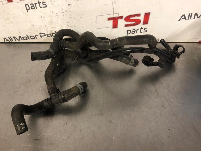 Begagnade Vattenrör Volkswagen Polo V (6R) 1.4 GTI 16V Pris € 33,00 Marginaltabell erbjuds av TSI-Parts / Allmotorparts B.V.