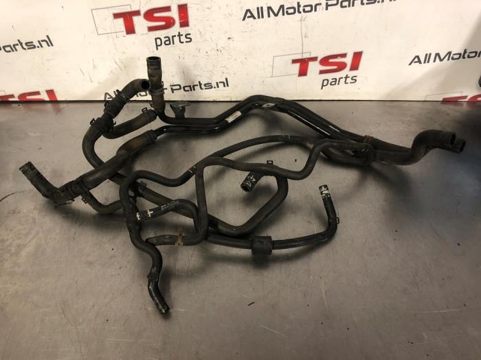 Begagnade Vattenrör Volkswagen Polo V (6R) 1.4 GTI 16V Pris € 33,00 Marginaltabell erbjuds av TSI-Parts / Allmotorparts B.V.
