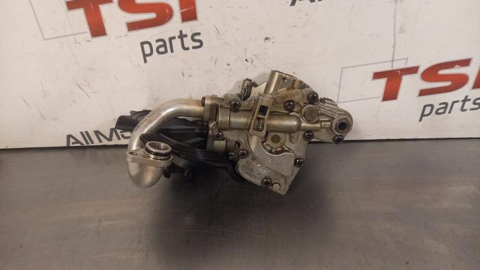 Używane Pompa oleju Audi RS 6 Avant (C7) 4.0 V8 TFSI 32V Cena € 165,00 Procedura marży oferowane przez TSI-Parts / Allmotorparts B.V.