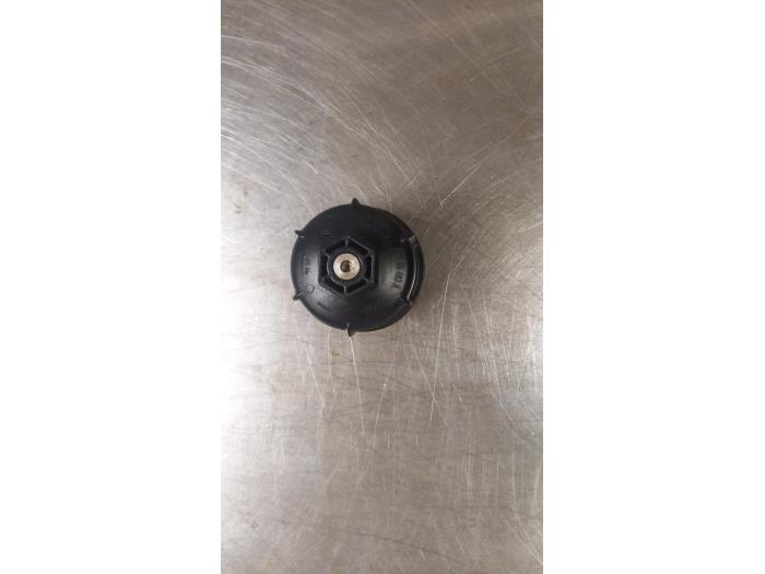 Gebrauchte Ölfilter Deckel Audi RS 6 Avant (C7) 4.0 V8 TFSI 32V Preis € 17,00 Margenregelung angeboten von TSI-Parts / Allmotorparts B.V.