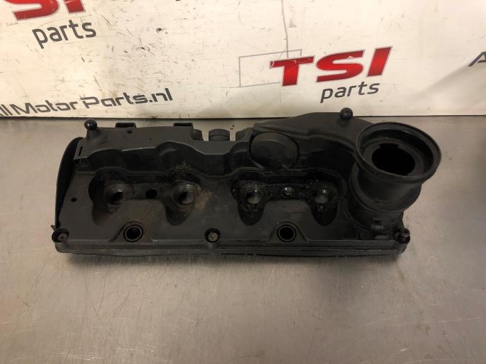 Usagé Couvercle soupapes Volkswagen Transporter T5 2.0 TDI DRF 4Motion Prix € 62,00 Règlement à la marge proposé par TSI-Parts / Allmotorparts B.V.
