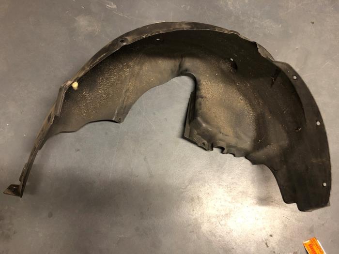 Używane Nadkole BMW M3 (E92) 4.0 V8 32V Cena € 41,00 Procedura marży oferowane przez TSI-Parts / Allmotorparts B.V.