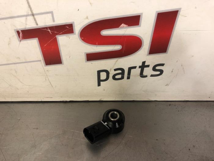 Begagnade Knackningssensor Seat Arona (KJX) 1.0 TSI 12V Pris € 8,00 Marginaltabell erbjuds av TSI-Parts / Allmotorparts B.V.