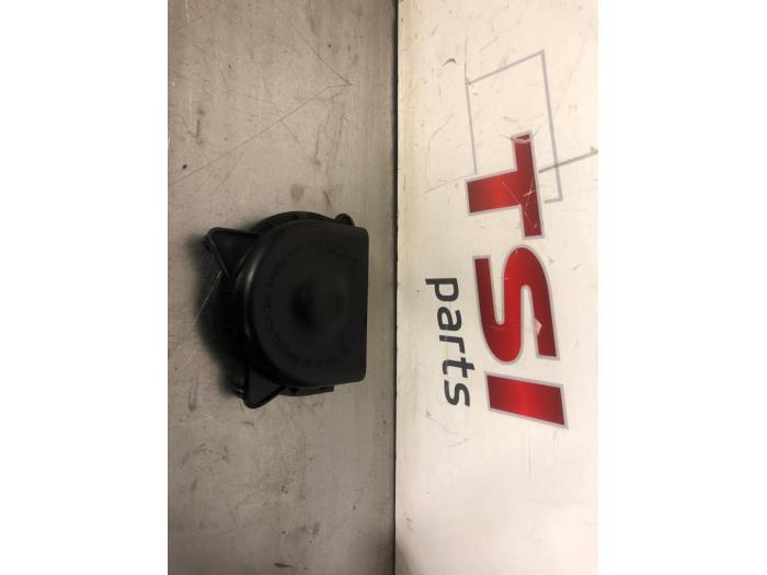 Gebrauchte Ölpumpe Volkswagen Scirocco (137/13AD) 1.4 TSI 160 16V Preis € 4,00 Margenregelung angeboten von TSI-Parts / Allmotorparts B.V.
