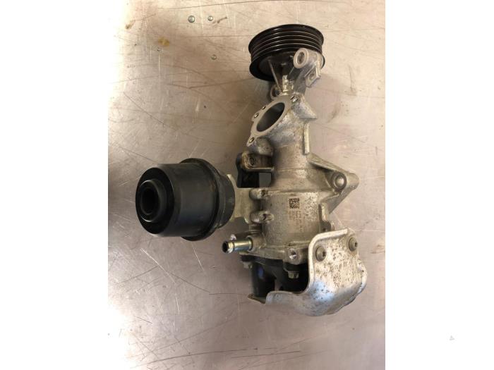 Usagé Pompe à eau Mercedes B (W246/W242) 1.6 B-200 BlueEFFICIENCY Turbo 16V Prix € 91,00 Règlement à la marge proposé par TSI-Parts / Allmotorparts B.V.