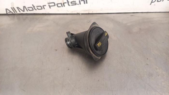 Gebrauchte Öl Füllrohr Audi A8 (D4) 4.0 V8 32V 60 TFSI Quattro Preis € 8,00 Margenregelung angeboten von TSI-Parts / Allmotorparts B.V.