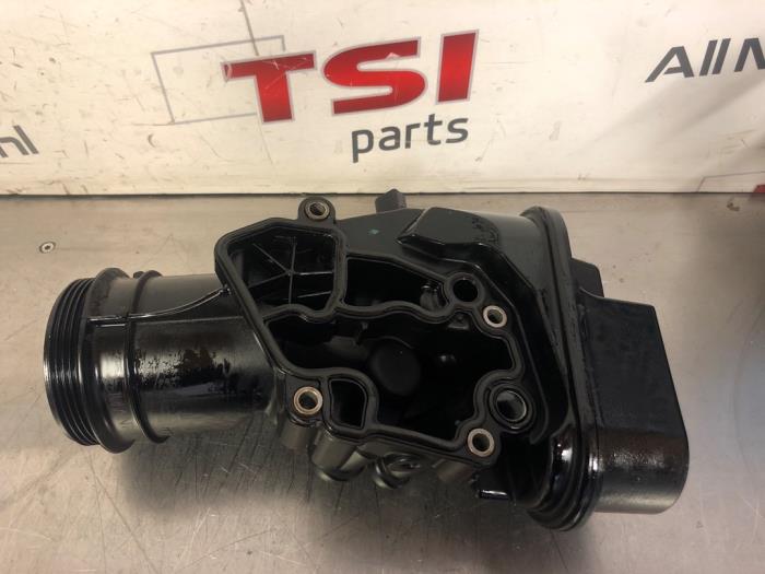 Gebrauchte Ölfiltergehäuse Volkswagen Golf VI (5K1) 2.0 TSI R 16V 4Motion Preis € 50,00 Margenregelung angeboten von TSI-Parts / Allmotorparts B.V.
