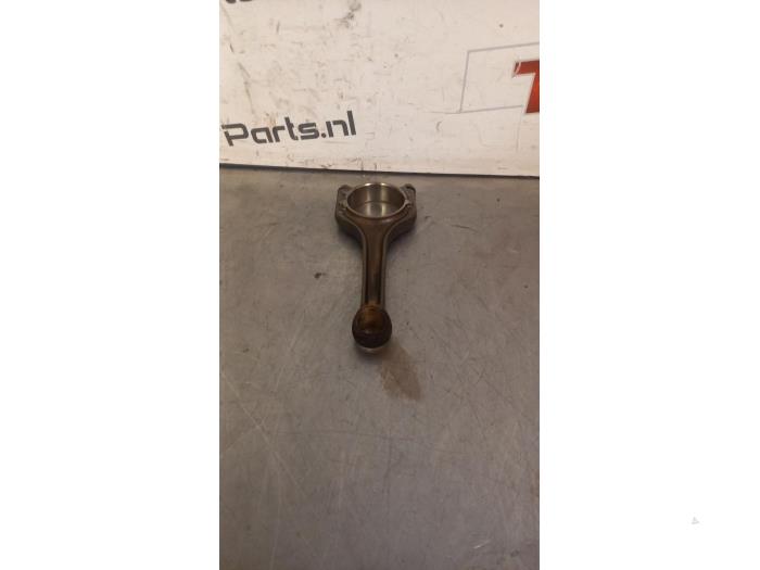 Usagé Bielle Volkswagen Golf VII (AUA) 1.4 TSI 16V Prix € 55,00 Règlement à la marge proposé par TSI-Parts / Allmotorparts B.V.