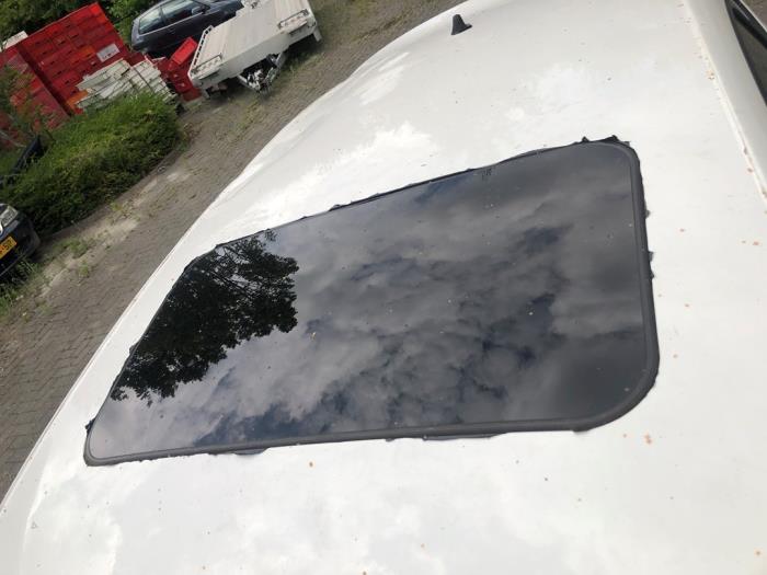 Używane Mechanizm szyberdachu Seat Leon (1P1) 2.0 TFSI FR 16V Cena € 103,00 Procedura marży oferowane przez TSI-Parts / Allmotorparts B.V.