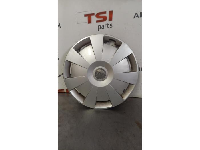 Używane Kolpak Audi A3 (8V1/8VK) 1.4 TFSI 16V Cena € 8,00 Procedura marży oferowane przez TSI-Parts / Allmotorparts B.V.