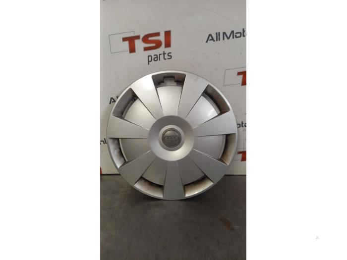Używane Kolpak Audi A3 (8V1/8VK) 1.4 TFSI 16V Cena € 8,00 Procedura marży oferowane przez TSI-Parts / Allmotorparts B.V.