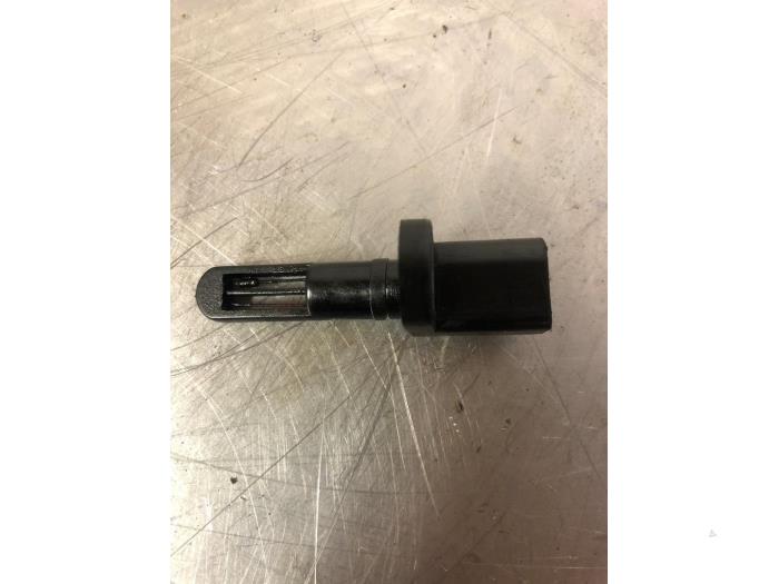Engine temperature sensor from a Audi A3 (8P1) 1.8 16V TFSI 2009