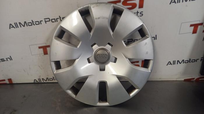 Używane Kolpak Audi A4 (B8) 1.8 TFSI 16V Cena € 8,00 Procedura marży oferowane przez TSI-Parts / Allmotorparts B.V.
