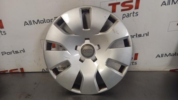 Używane Kolpak Audi A4 (B8) 1.8 TFSI 16V Cena € 8,00 Procedura marży oferowane przez TSI-Parts / Allmotorparts B.V.
