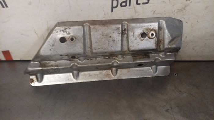 Gebrauchte Hitzeschild Auspuff Audi TT (8J3) 2.0 TFSI 16V Preis € 8,00 Margenregelung angeboten von TSI-Parts / Allmotorparts B.V.