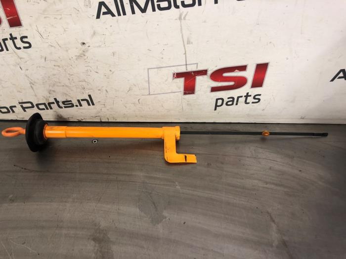 Gebrauchte Ölmessstab Volkswagen Touran (1T1/T2) 1.9 TDI 105 Euro 3 Preis € 12,00 Margenregelung angeboten von TSI-Parts / Allmotorparts B.V.