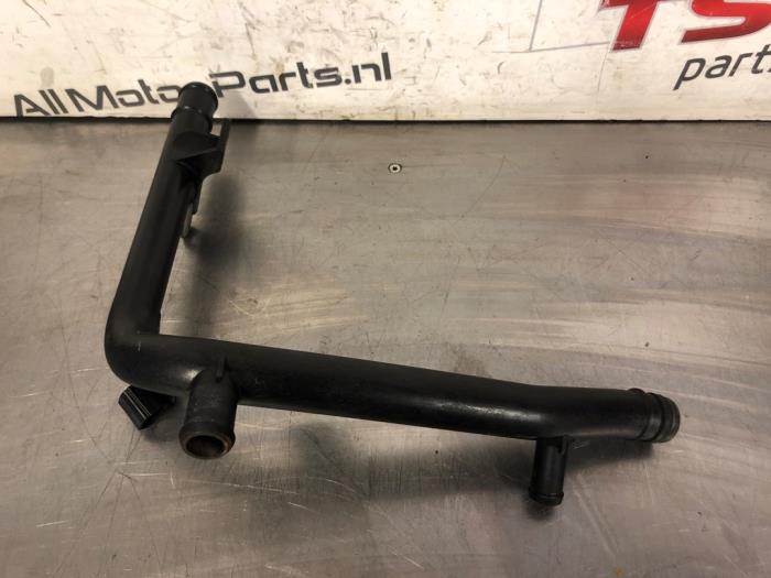 Begagnade Vattenrör Volkswagen Touran (1T1/T2) 1.9 TDI 105 Euro 3 Pris € 29,00 Marginaltabell erbjuds av TSI-Parts / Allmotorparts B.V.