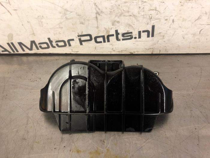 Usagé Divers Mercedes E Estate (S213) E-200 2.0 Turbo 16V 4-Matic Prix € 8,00 Règlement à la marge proposé par TSI-Parts / Allmotorparts B.V.