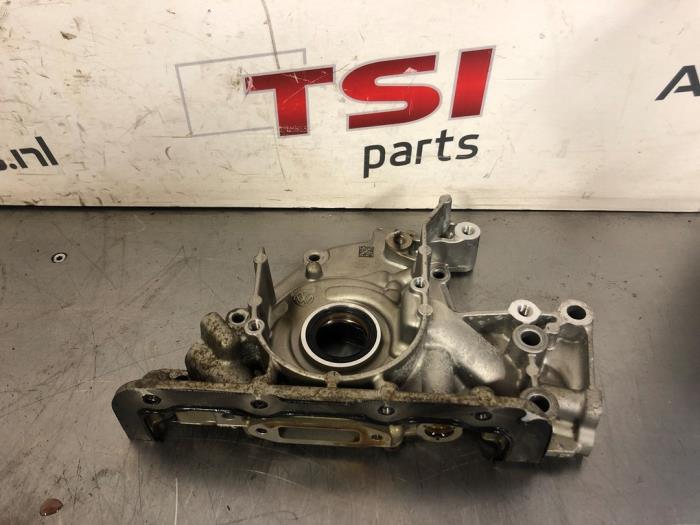 Begagnade Oljepump Volkswagen Golf VII (AUA) 1.5 TSI Evo BMT 16V Pris € 12,00 Marginaltabell erbjuds av TSI-Parts / Allmotorparts B.V.