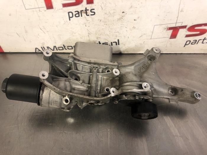 Gebrauchte Ölfiltergehäuse Volkswagen Golf VII (AUA) 2.0 GTI 16V Performance Package Preis € 50,00 Margenregelung angeboten von TSI-Parts / Allmotorparts B.V.