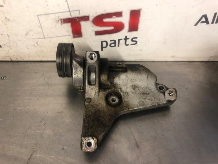 Usados Rodillo tensor correa múltiple Volkswagen Polo V (6R) 1.2 TSI Precio € 25,00 Norma de margen ofrecido por TSI-Parts / Allmotorparts B.V.