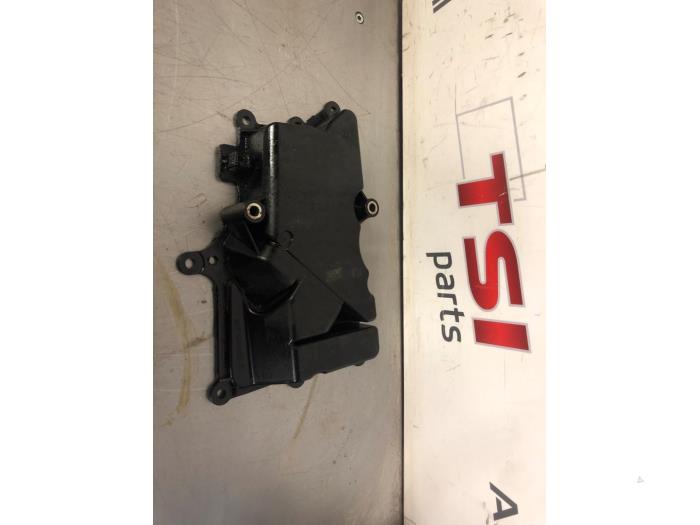 Begagnade PCV-ventil Volkswagen Polo V (6R) 1.2 TSI Pris € 12,00 Marginaltabell erbjuds av TSI-Parts / Allmotorparts B.V.
