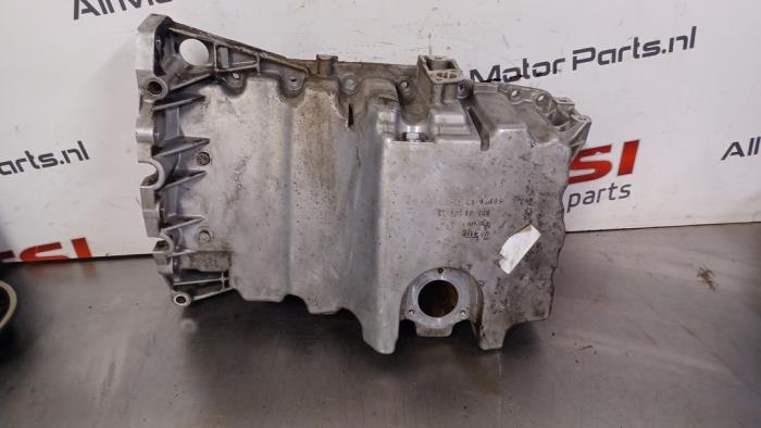 Usagé Couvercle carter Audi A4 (B7) 2.0 TFSI e 20V Prix € 41,00 Règlement à la marge proposé par TSI-Parts / Allmotorparts B.V.