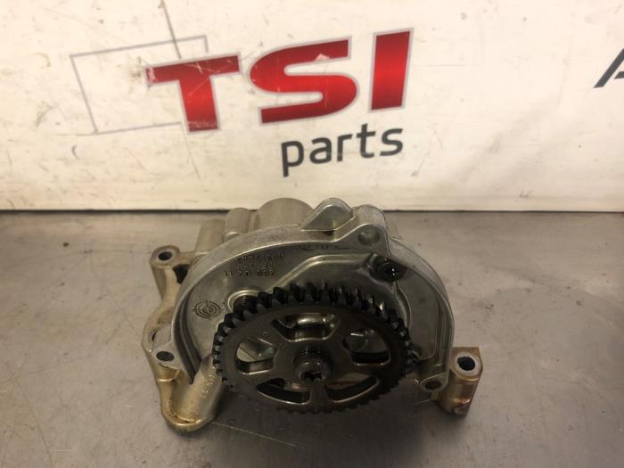 Używane Pompa oleju Volkswagen Polo V (6R) 1.2 TSI Cena € 62,00 Procedura marży oferowane przez TSI-Parts / Allmotorparts B.V.