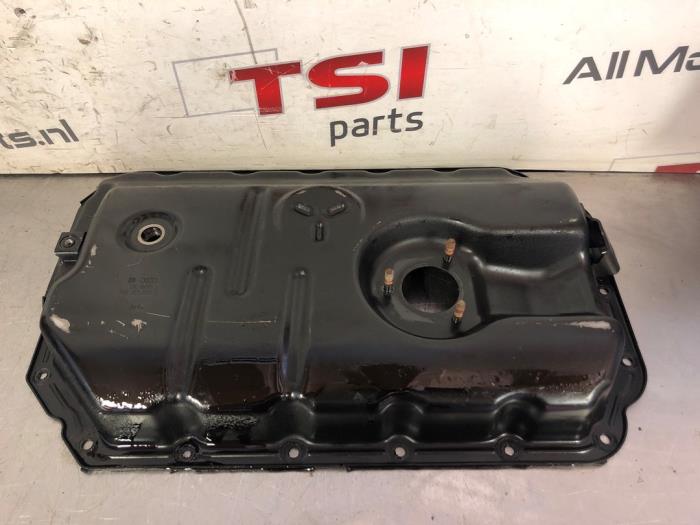Usagé Couvercle carter Audi A6 (C6) 3.0 V6 24V TFSI Quattro Prix € 23,00 Règlement à la marge proposé par TSI-Parts / Allmotorparts B.V.