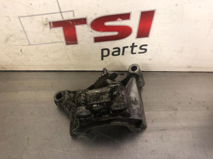 Usagé Support pompe direction assistée Audi A6 (C6) 3.0 V6 24V TFSI Quattro Prix € 8,00 Règlement à la marge proposé par TSI-Parts / Allmotorparts B.V.