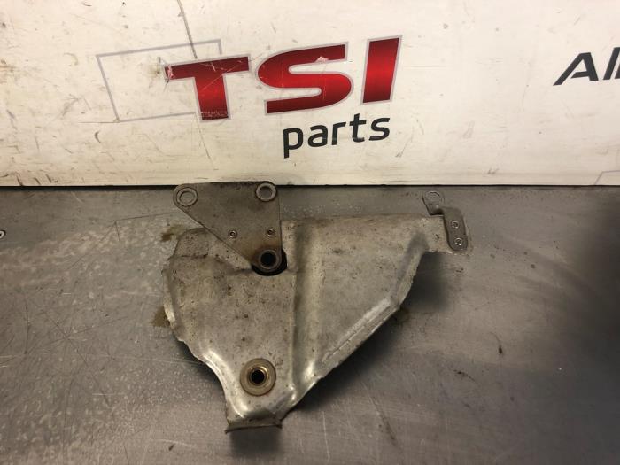 Begagnade Värmesköld Audi A3 Limousine (8VS/8VM) 1.4 TFSI ACT 16V Pris € 14,50 Marginaltabell erbjuds av TSI-Parts / Allmotorparts B.V.