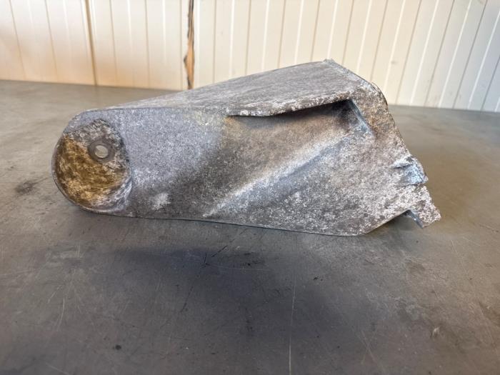 Used Engine mount Volkswagen Touareg (7LA/7L6) 3.2 V6 24V Price € 25,00 Margin scheme offered by TSI-Parts / Allmotorparts B.V.