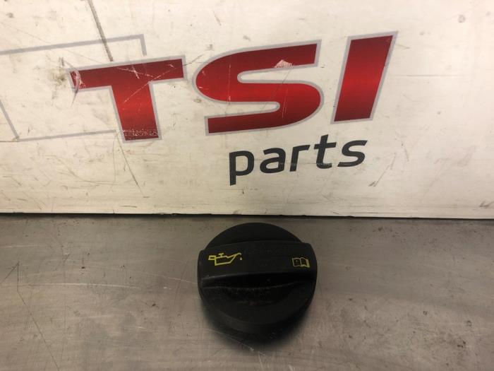 Używane Korek oleju Audi A3 Limousine (8VS/8VM) 1.4 TFSI ACT 16V Cena € 6,00 Procedura marży oferowane przez TSI-Parts / Allmotorparts B.V.