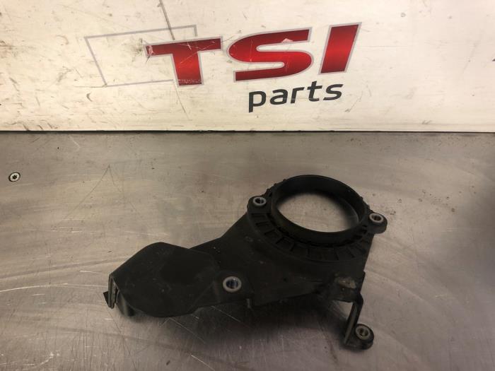 Usagé Couvercle de distribution Audi A3 Limousine (8VS/8VM) 1.4 TFSI ACT 16V Prix € 8,00 Règlement à la marge proposé par TSI-Parts / Allmotorparts B.V.