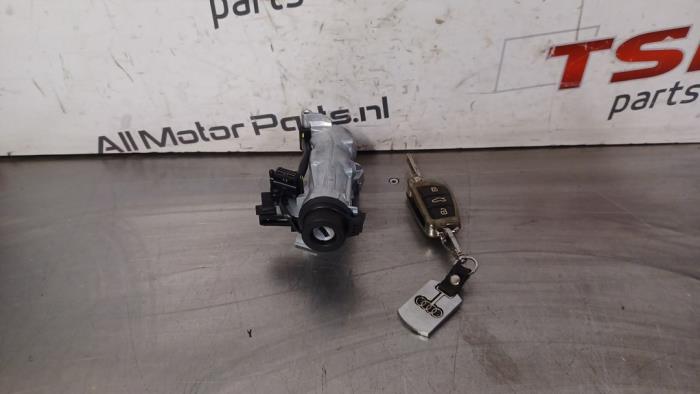 Używane Stacyjka + Kluczyk Audi TT (8J3) 2.0 TFSI 16V Cena € 41,00 Procedura marży oferowane przez TSI-Parts / Allmotorparts B.V.