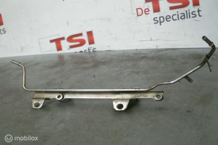 Begagnade Vattenrör Volkswagen Passat (3C2) 2.0 TFSI/TSI 16V Pris € 17,00 Marginaltabell erbjuds av TSI-Parts / Allmotorparts B.V.