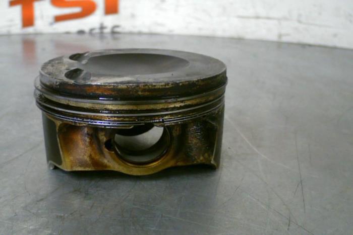 Piston d'un Audi Q3 (8UB/8UG) 2.0 16V TFSI 170 Quattro 2012