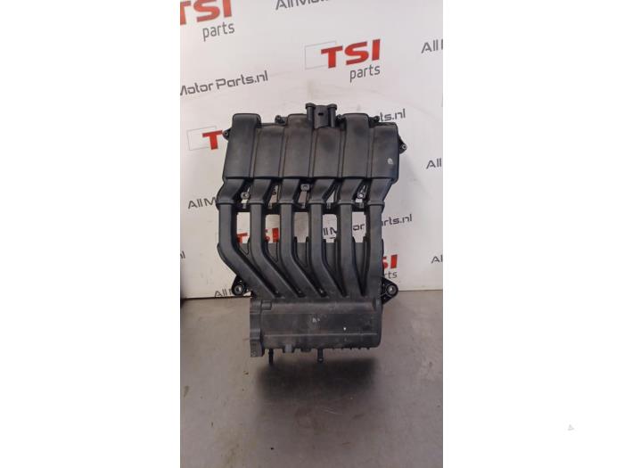 Begagnade Insugsrör Volkswagen Passat (3C2) 3.6 FSI R36 24V 4Motion Pris € 248,00 Marginaltabell erbjuds av TSI-Parts / Allmotorparts B.V.
