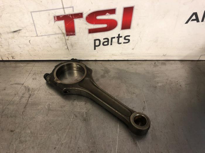 Usados Biela Volkswagen Golf V (1K1) 3.2 R32 V6 24V 4Motion Precio € 41,00 Norma de margen ofrecido por TSI-Parts / Allmotorparts B.V.