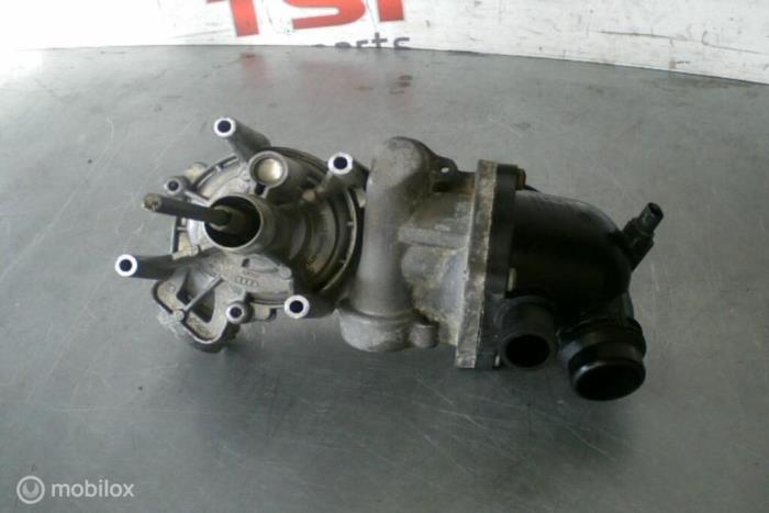 Używane Pompa wodna Audi S6 (C7) 4.0 V8 TFSI Cena € 41,00 Procedura marży oferowane przez TSI-Parts / Allmotorparts B.V.