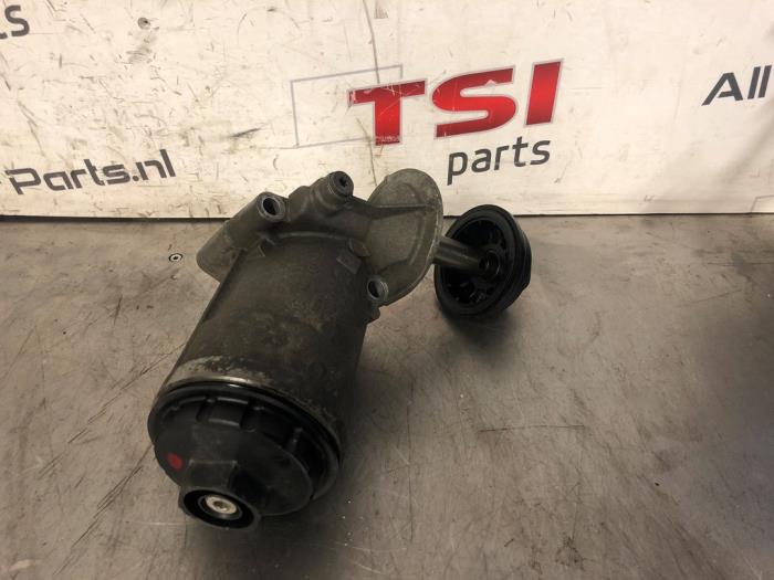 Gebrauchte Ölfiltergehäuse Volkswagen Passat Variant (3C5) 3.6 FSI R36 3.6 24V 4Motion Preis € 99,00 Margenregelung angeboten von TSI-Parts / Allmotorparts B.V.