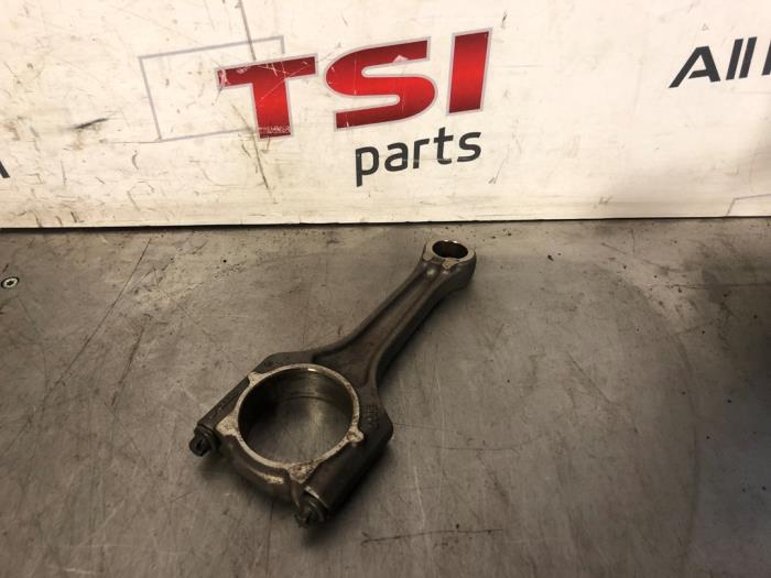 Usagé Bielle Volkswagen Golf VI (5K1) 2.0 GTI 16V Prix € 39,00 Règlement à la marge proposé par TSI-Parts / Allmotorparts B.V.