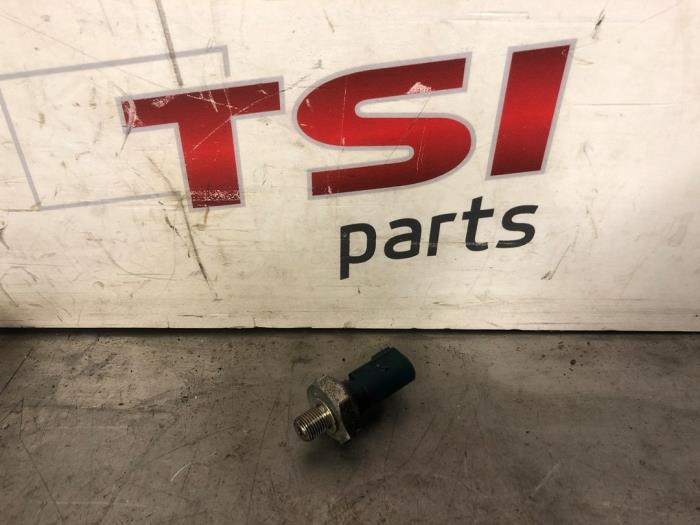 Gebrauchte Öldruck Schalter Volkswagen Golf VII (AUA) 1.4 GTE 16V Preis € 12,00 Margenregelung angeboten von TSI-Parts / Allmotorparts B.V.