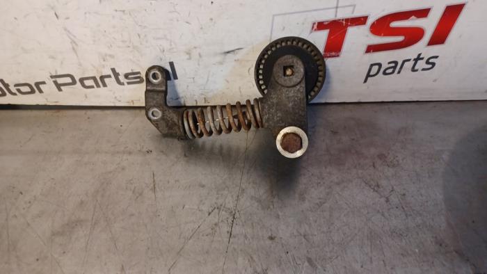 Usados Rodillo tensor correa múltiple Audi RS 6 Avant (C7) 4.0 V8 TFSI 32V Precio € 41,00 Norma de margen ofrecido por TSI-Parts / Allmotorparts B.V.