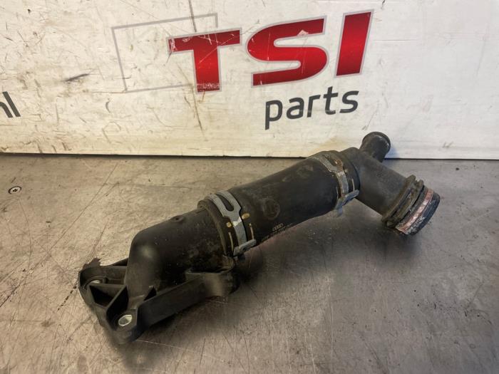 Begagnade Vattenrör Audi RS 6 Avant (C7) 4.0 V8 TFSI 32V Pris € 25,00 Marginaltabell erbjuds av TSI-Parts / Allmotorparts B.V.