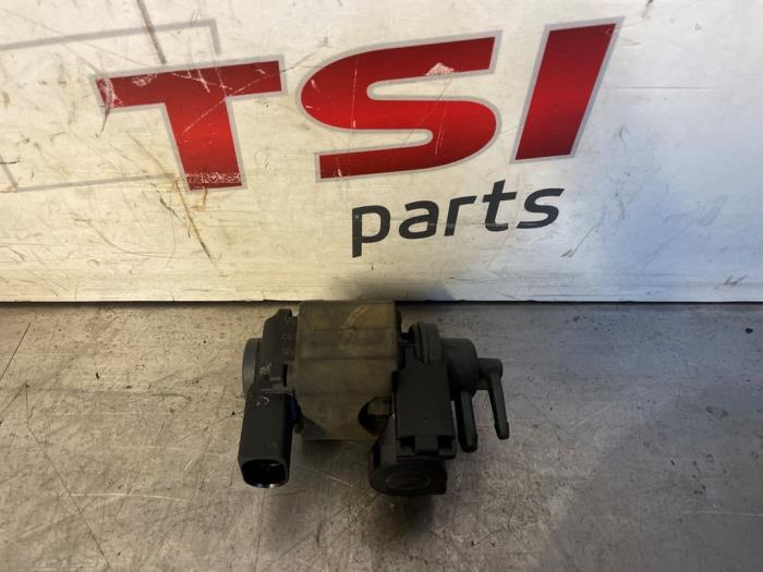 Usagé Clapet de surpression Turbo Audi A4 Allroad Quattro (B8) 2.0 TDI 16V Prix € 24,50 Règlement à la marge proposé par TSI-Parts / Allmotorparts B.V.